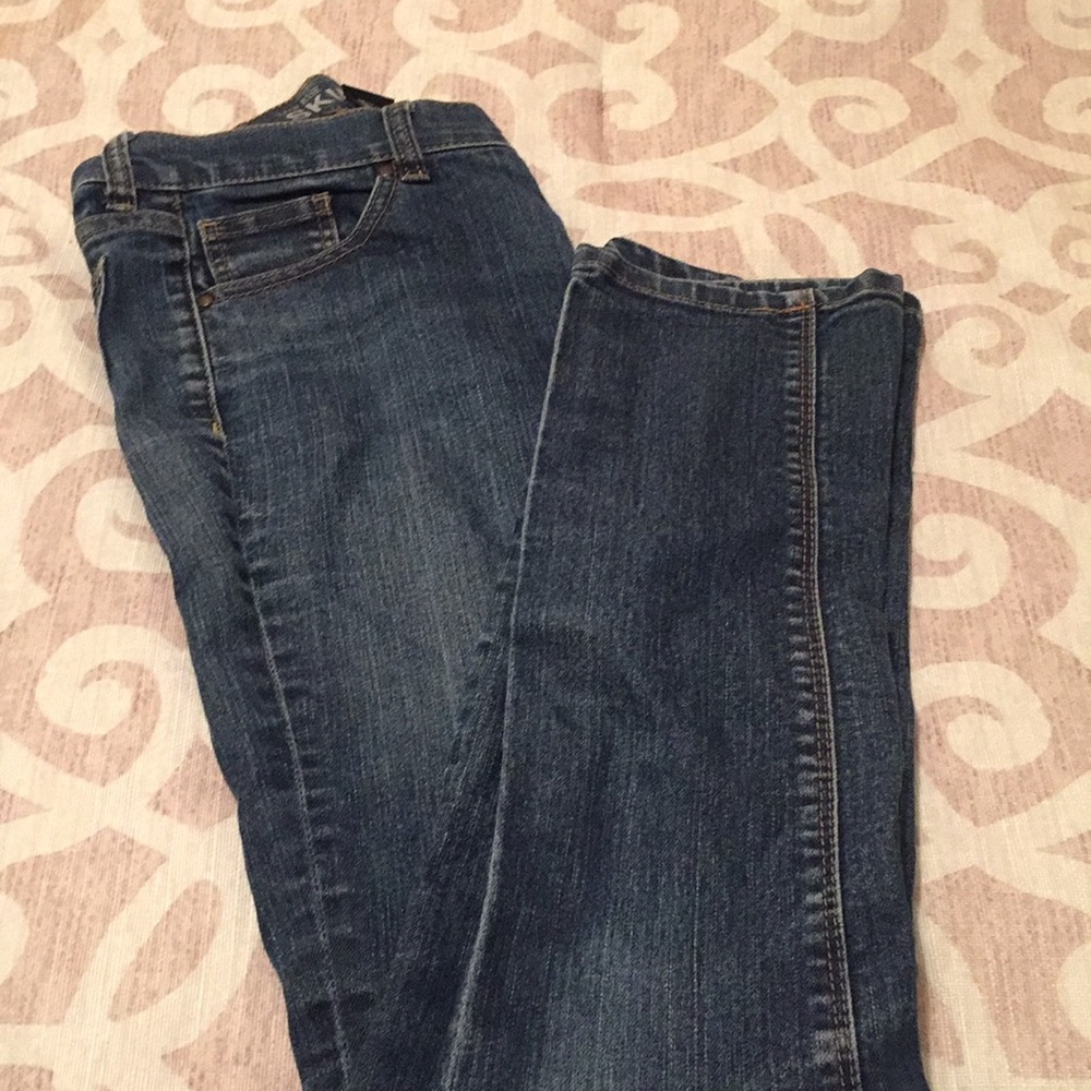 New York and Company skinny leg jeans